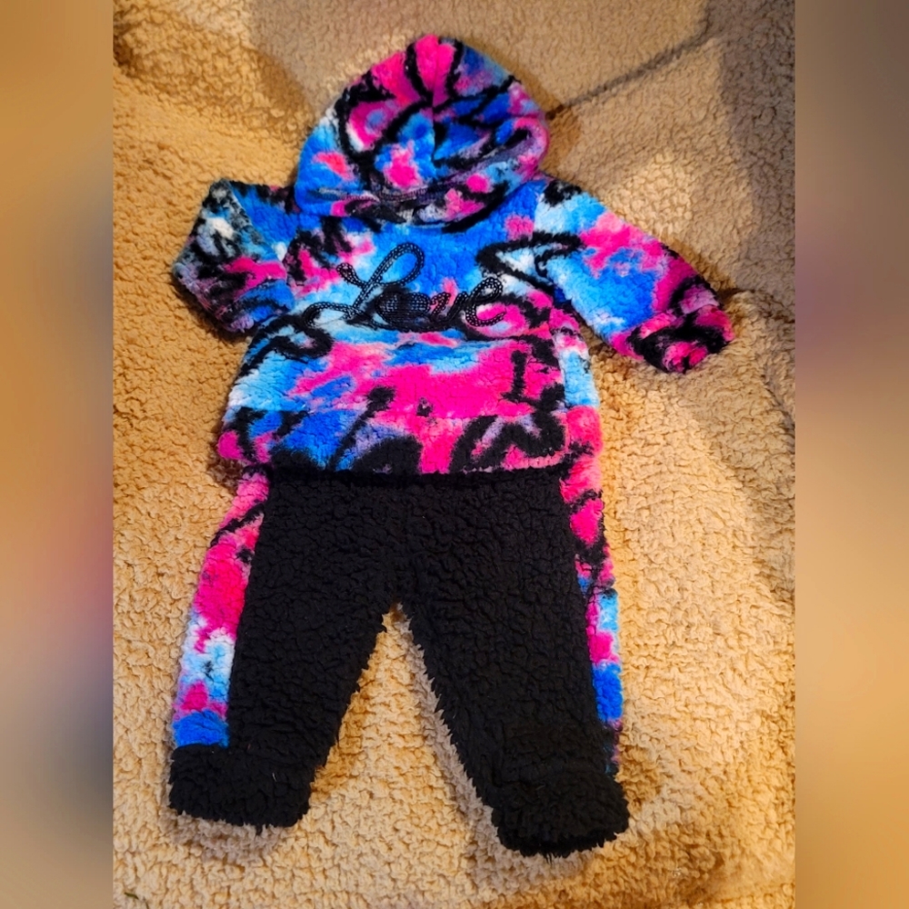 Girls 2 piece fuzzy sweat outfit